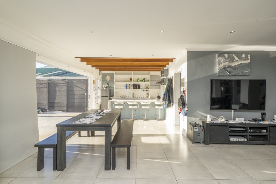 5 Bedroom Property for Sale in Rouxville Western Cape